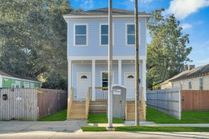 004-2360NorthRobertsonStreet-NewOrleans-LA-70117-SMALL