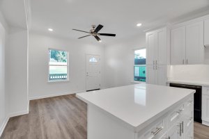 010-2360NorthRobertsonStreet-NewOrleans-LA-70117-SMALL