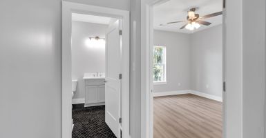 23-web-or-mls-103-w-lakeview-dr